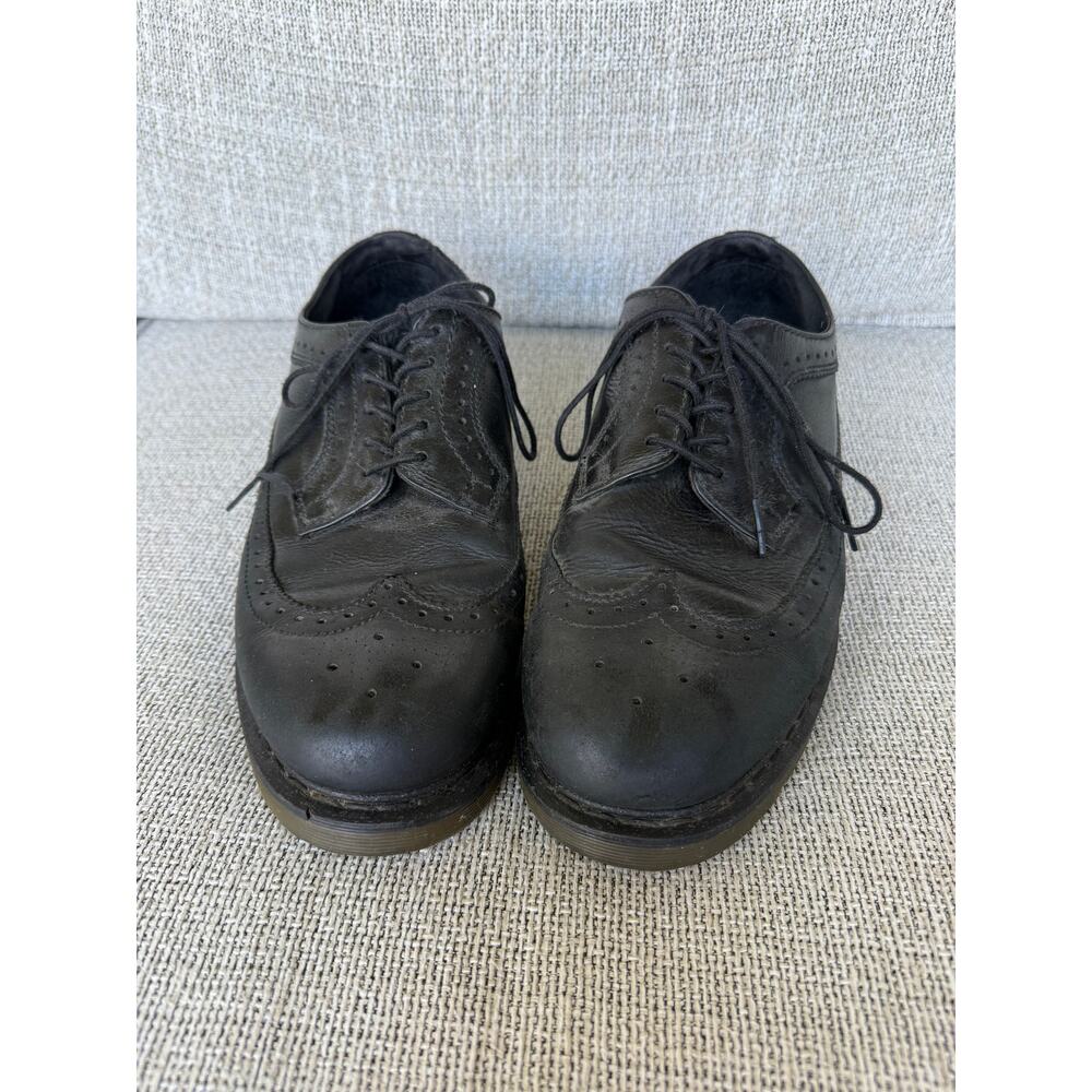 Black Wingtips - Picture 5 of 6